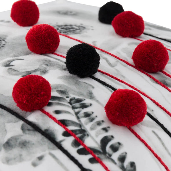 pom-pom-on-pillow-case