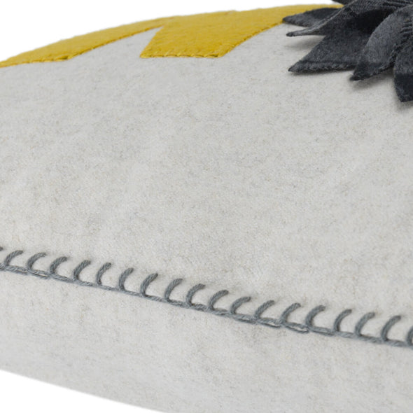 decorative-stitches-on-pillow-case-seam