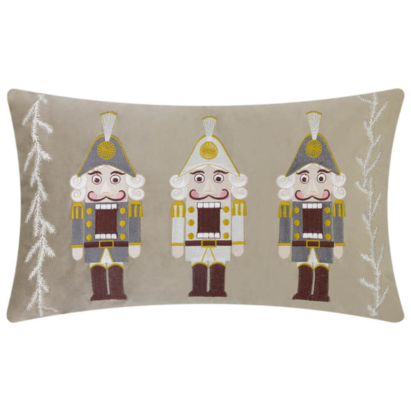 embroidery-pillow-case-for-Christmas