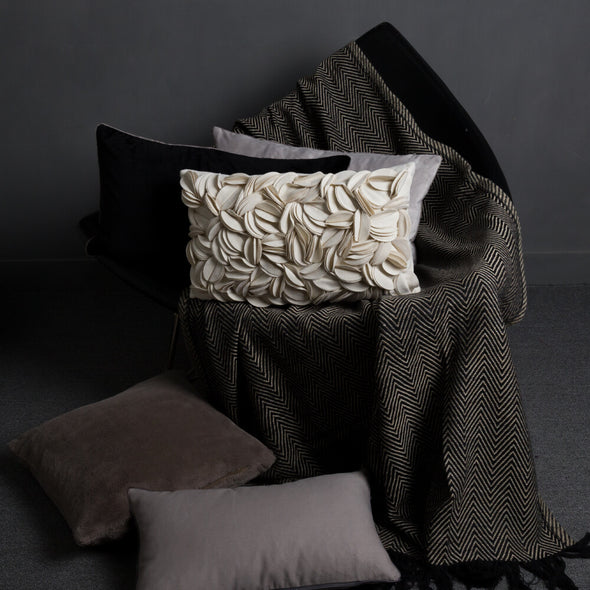 black-and-white-pillow-cases