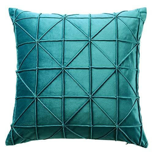bedroom-throw-pillows