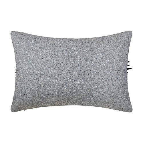 gray-sofa-pillows
