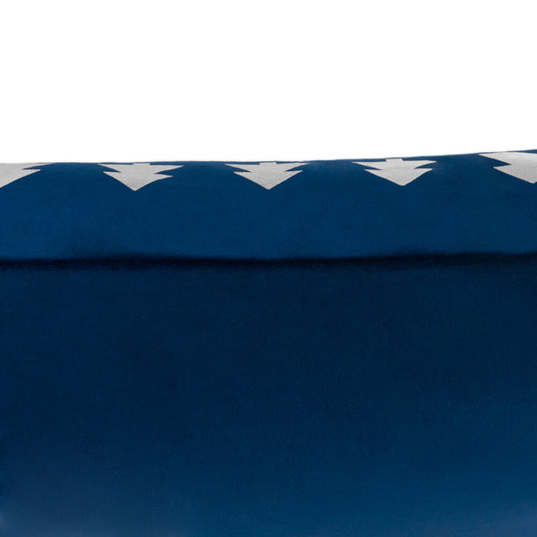 seam-on-navy-blue-accent-pillows