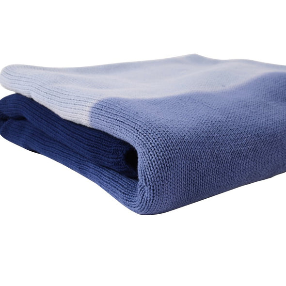 Gradient color knitting blanket