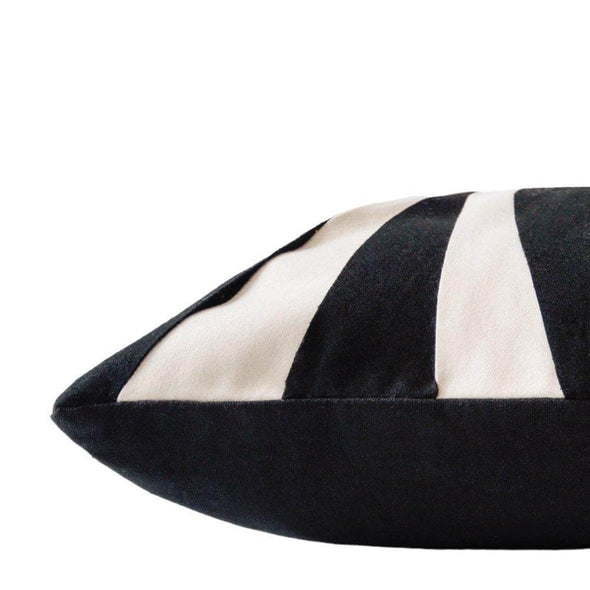 black-and-white-throw-pillow