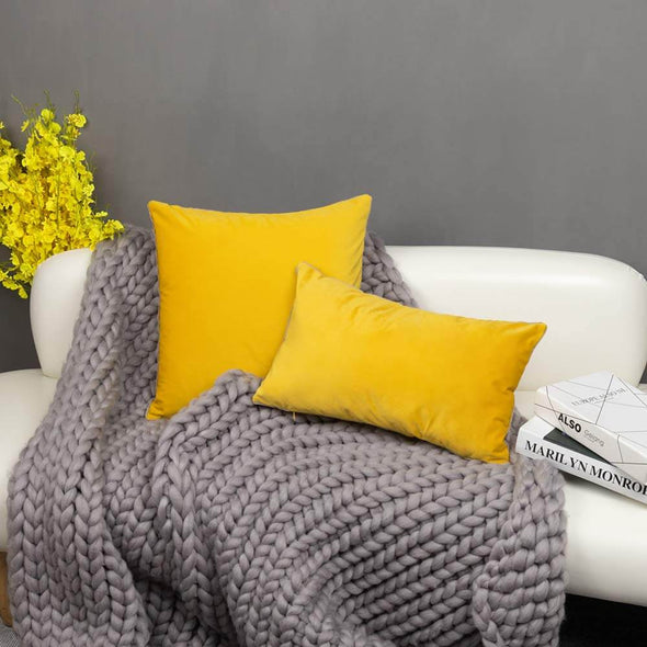 sofa-decorative-gold-velvet-pillows