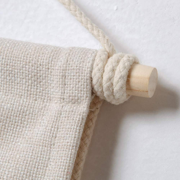 wall-decor-strings-hanging