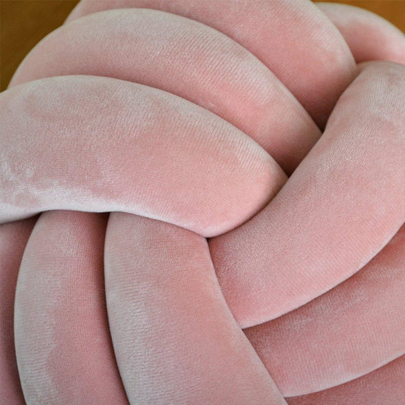 how-to-make-a-knot-tie-pillow-case