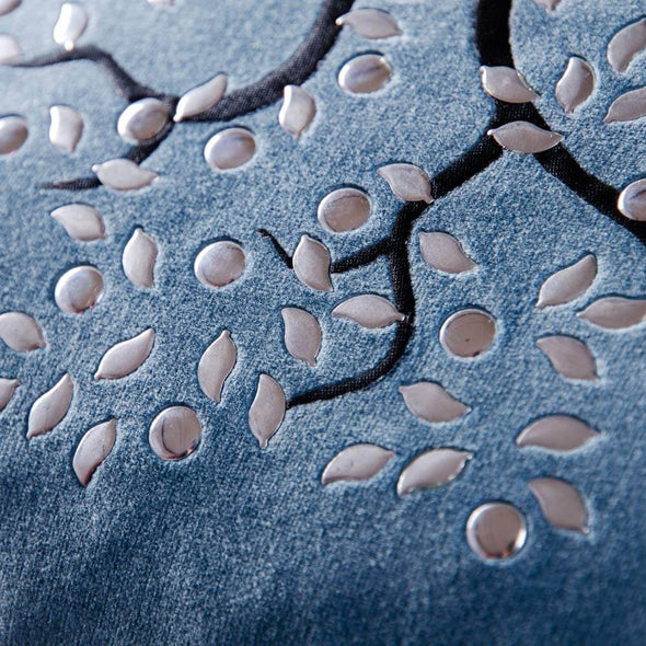 appliqued-leaf-pillows