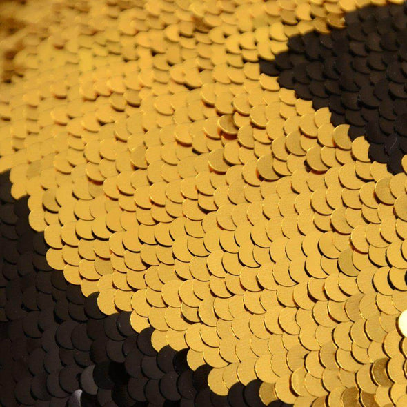 gold-sparkly-pillows