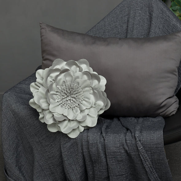 3D-flower-decorative-couch-pillows
