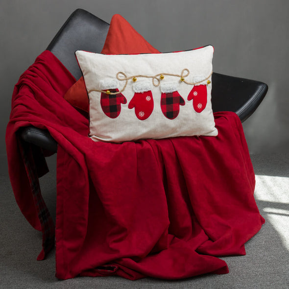 plaid-Christmas-pillows