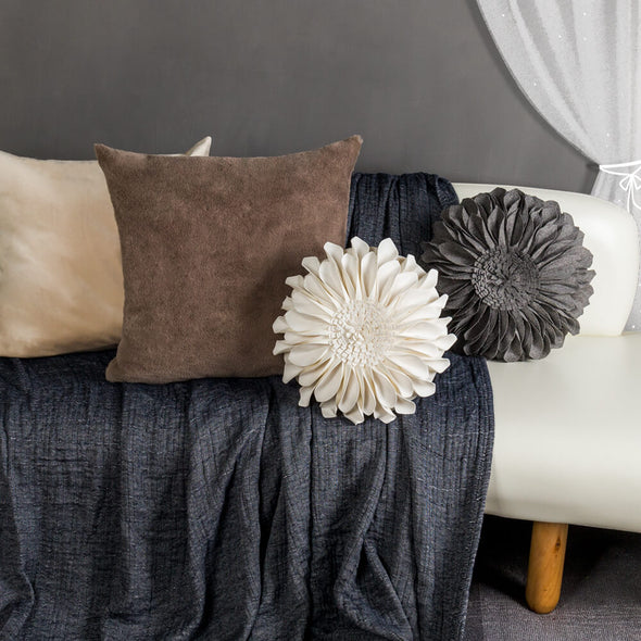 round-accent-pillows