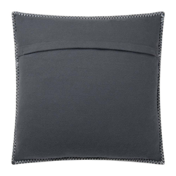 blanket-stitch-around-pillow-case