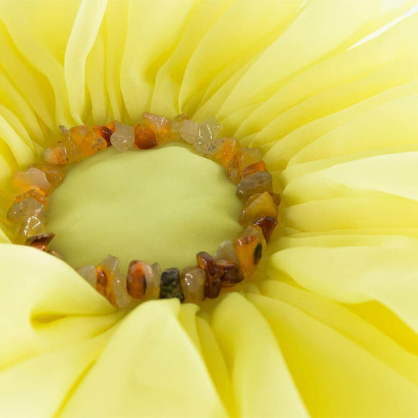 stone-on-the-throw-pillow-couch